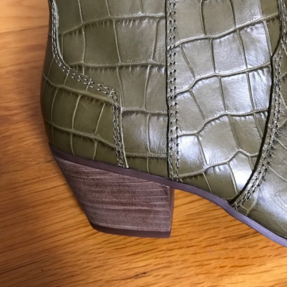 New Madewell size 7 leather short boots New Madewell size 7 leather short boots